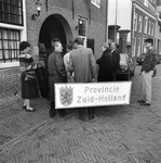 841702 Afbeelding van de overdracht van de gemeente Woerden van de provincie Zuid-Holland naar de provincie Utrecht, ...